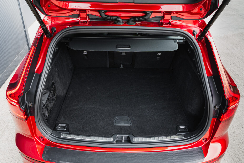 Volvo V60 T6 R-Design - Pohon všetkých kolies