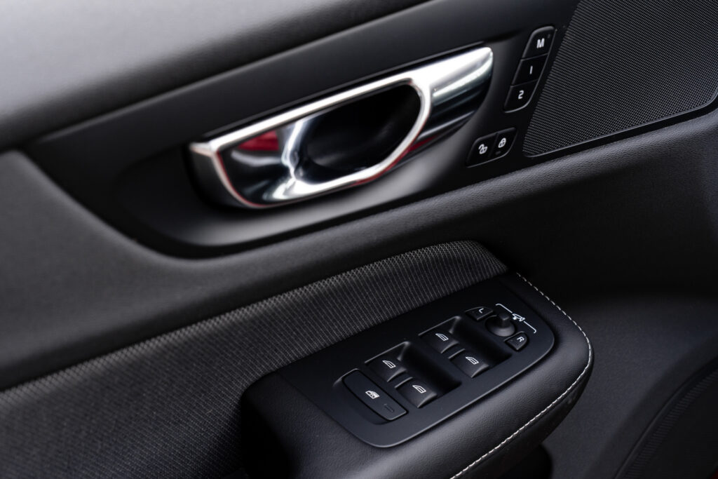 Volvo V60 T6 R-Design - Pohon všetkých kolies