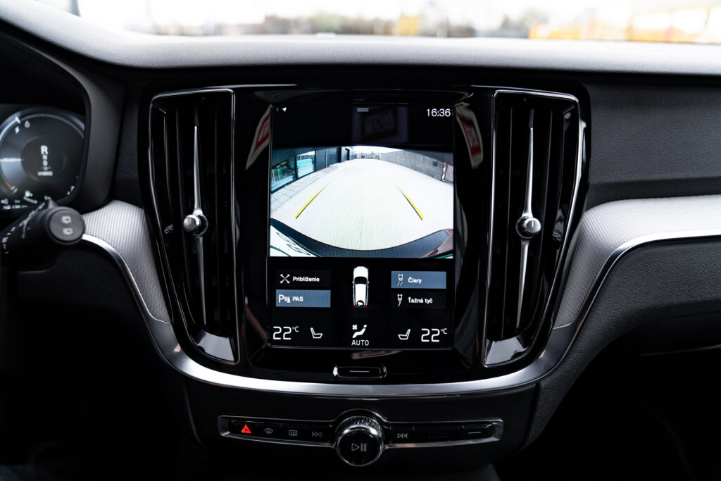 Volvo V60 T6 R-Design - Pohon všetkých kolies