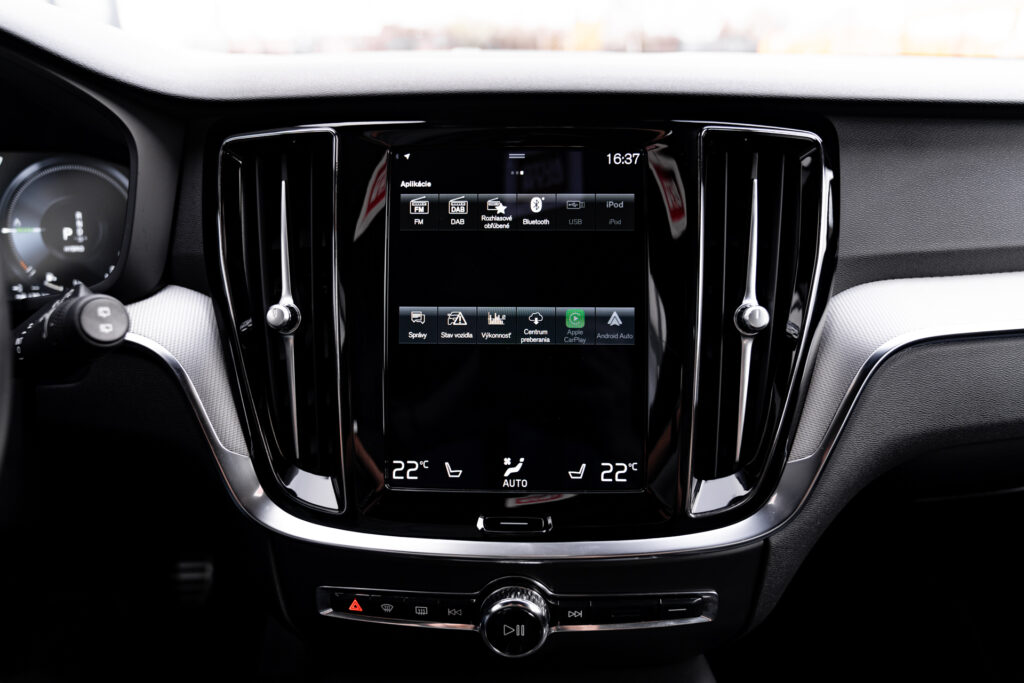 Volvo V60 T6 R-Design - Pohon všetkých kolies