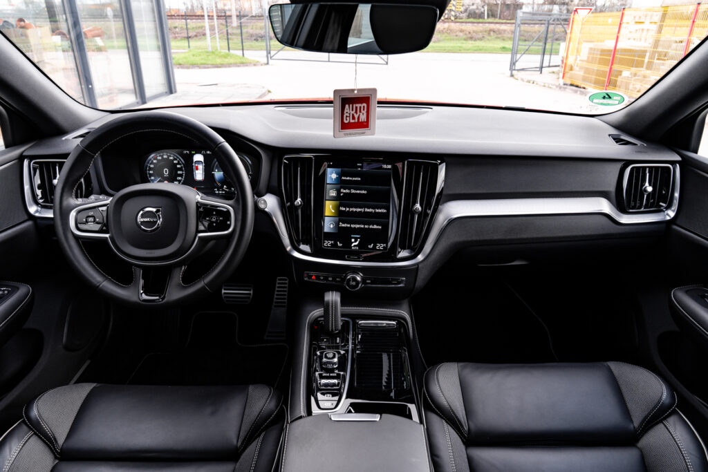 Volvo V60 T6 R-Design - Pohon všetkých kolies