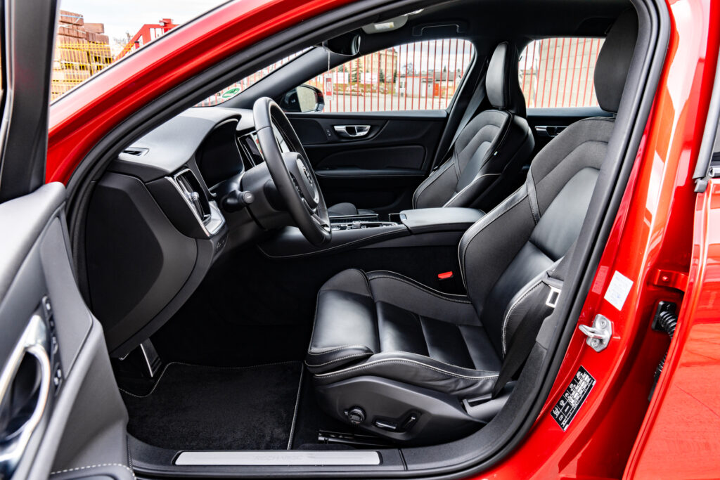 Volvo V60 T6 R-Design - Pohon všetkých kolies