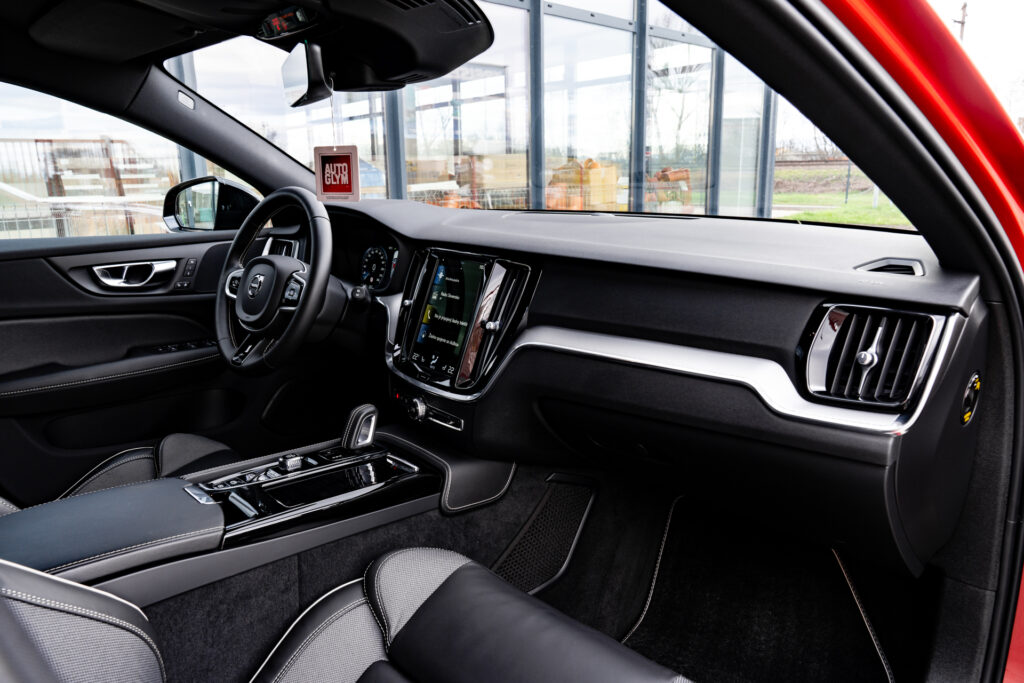 Volvo V60 T6 R-Design - Pohon všetkých kolies
